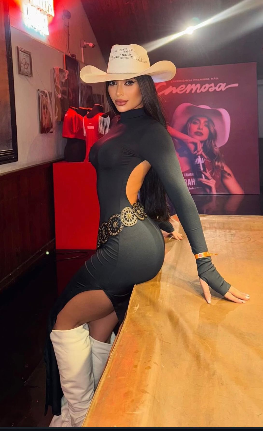 Escort - MIA - Ibiza Tops